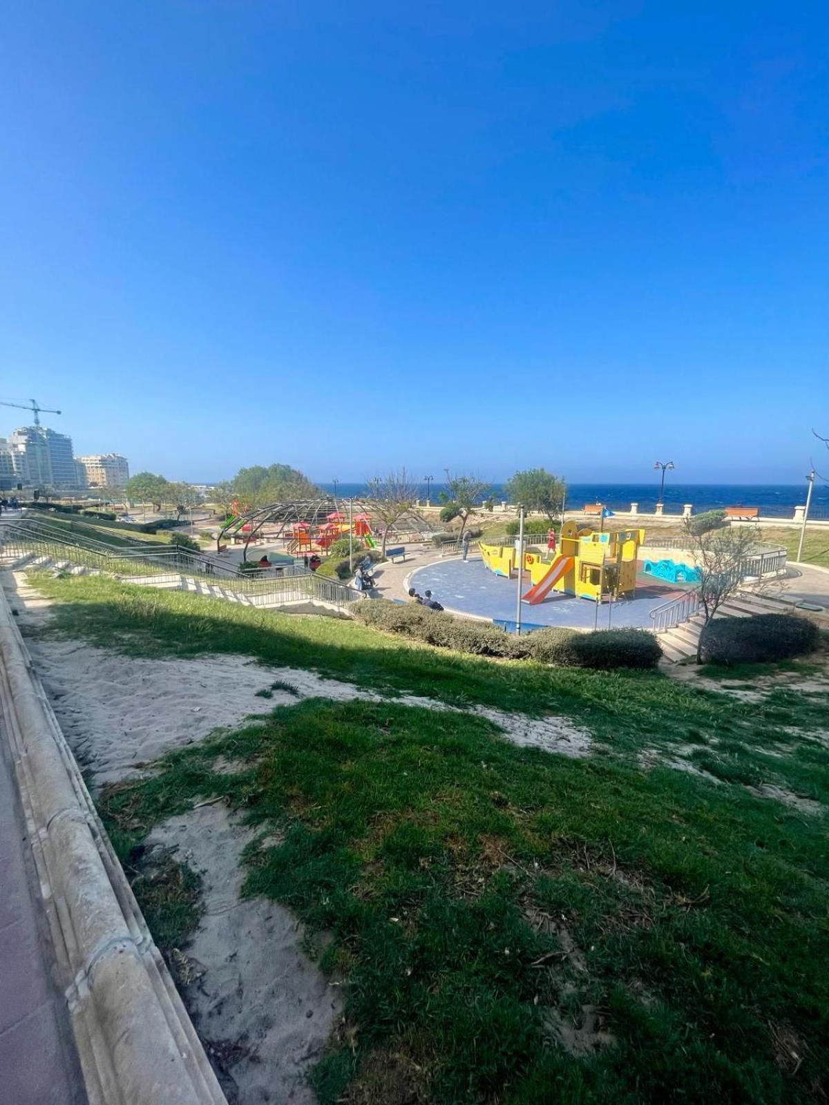 Aron Seaviews Apartment Сліма Екстер'єр фото