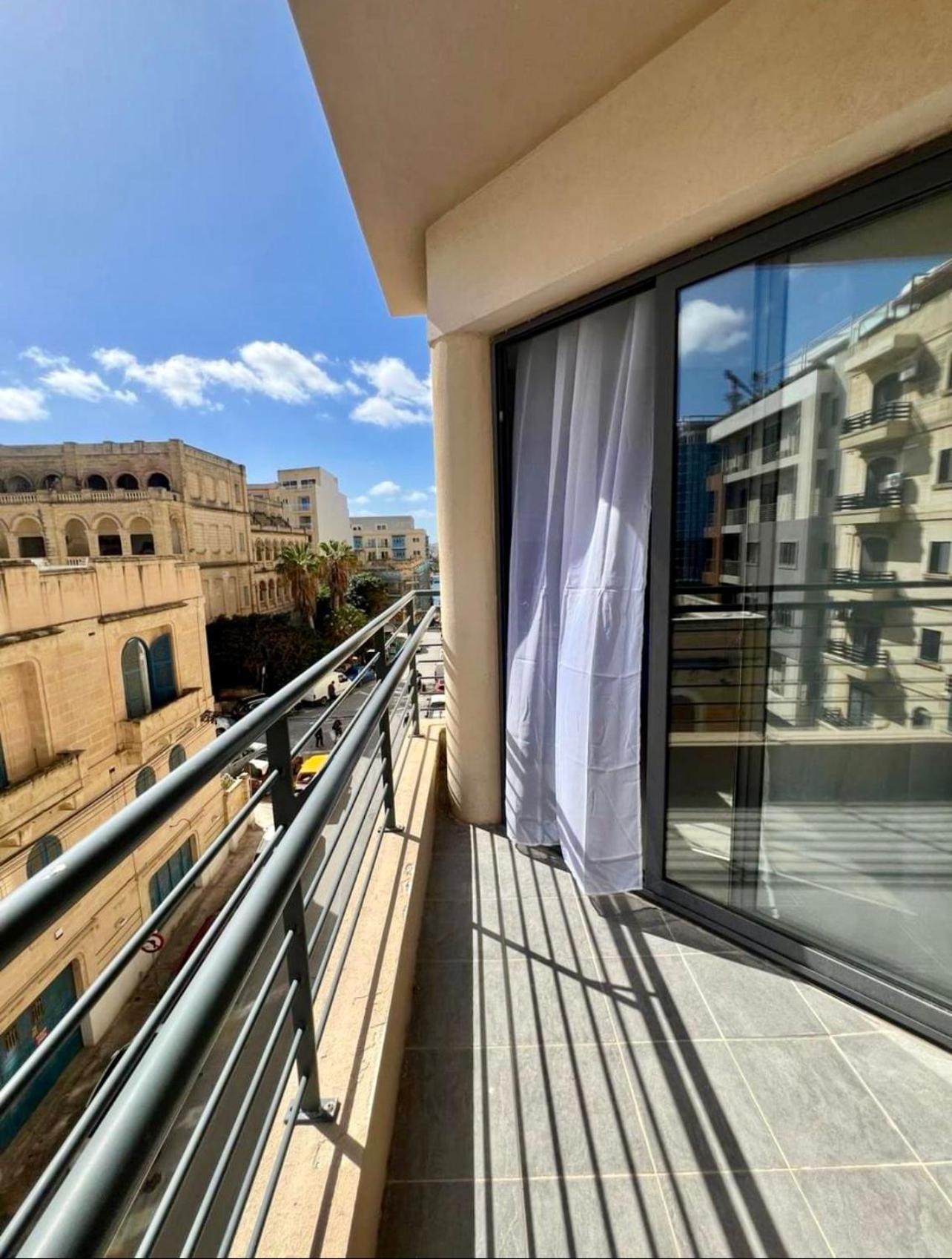 Aron Seaviews Apartment Сліма Екстер'єр фото